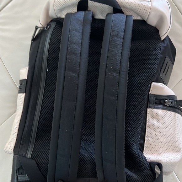 Coach Leather Bag Authentic - Picture 2 of 2